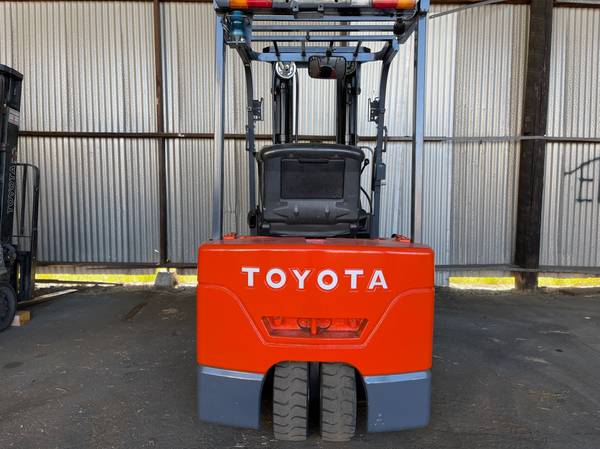 Toyota, dovoz USA — foto 2 z 4