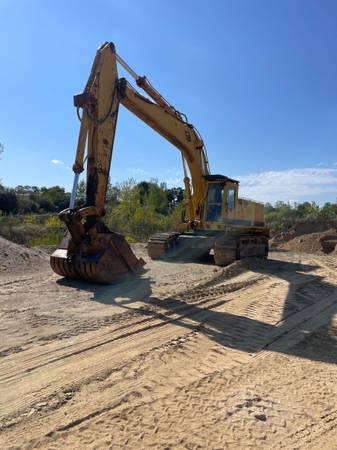 Caterpillar 245, dovoz USA — foto 4 z 7
