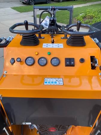 Ditch Witch MINI, dovoz USA — foto 8 z 8