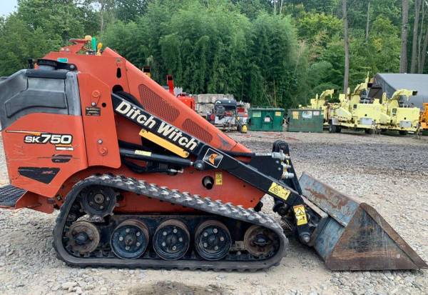 Caterpillar DITCH, dovoz USA — foto 1 | AMECAR Caterpillar DITCH, dovoz USA — foto 1