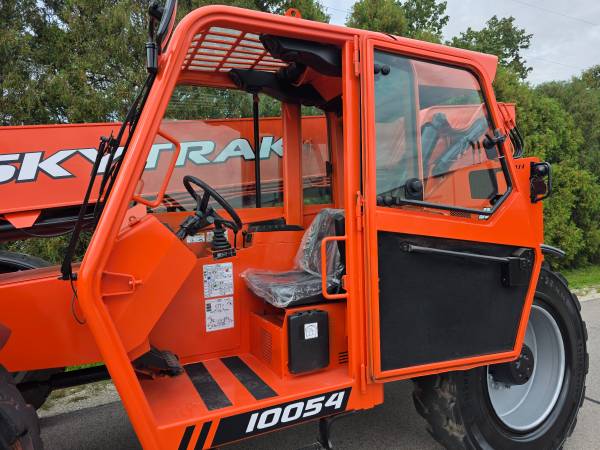 Caterpillar SKYTRAK, dovoz USA — foto 5 z 9