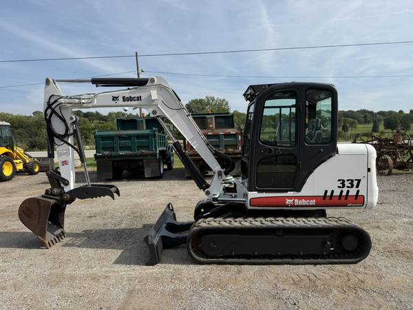 Bobcat 337G, dovoz USA — foto 1