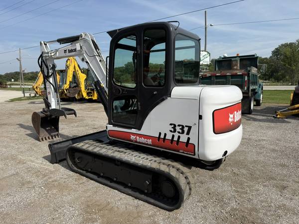 Bobcat 337G, dovoz USA — foto 4 z 12