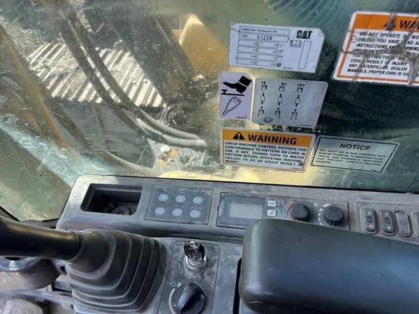 Caterpillar 330C, dovoz USA — foto 8 z 12