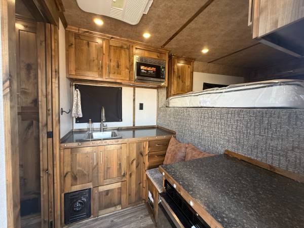 2027 TRAILS, dovoz USA — foto 10 z 12