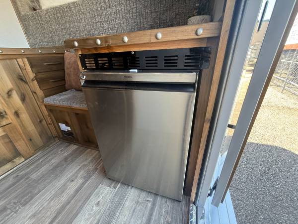 2027 TRAILS, dovoz USA — foto 11 z 12