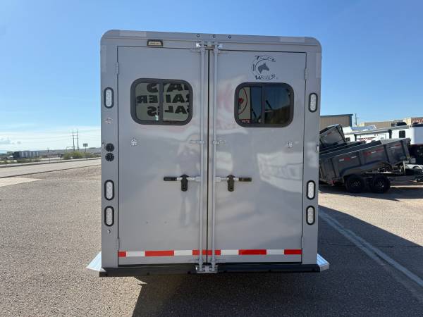 2027 TRAILS, dovoz USA — foto 4 z 12