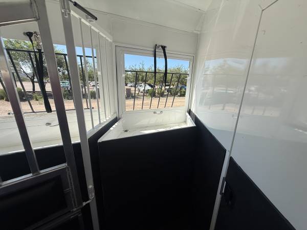 2025 TRAILS, dovoz USA — foto 12 z 12