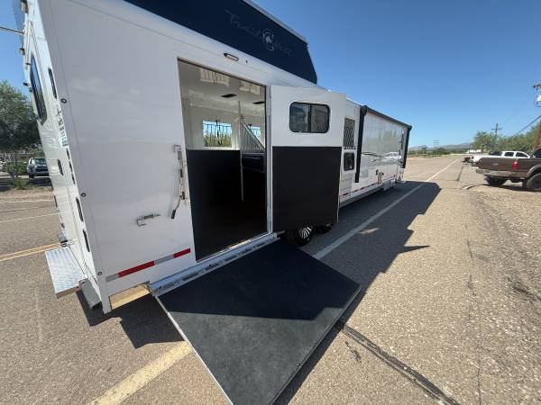 2025 TRAILS, dovoz USA — foto 5 z 12