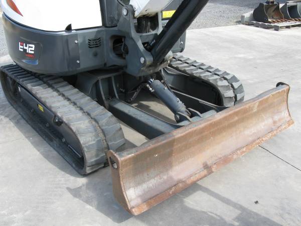 Bobcat E42R2, dovoz USA — foto 5 z 12