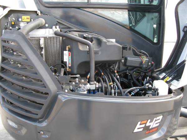 Bobcat E42R2, dovoz USA — foto 7 z 12