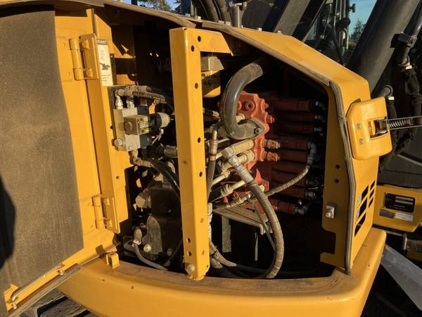 John Deere 75G, dovoz USA — foto 6 z 12