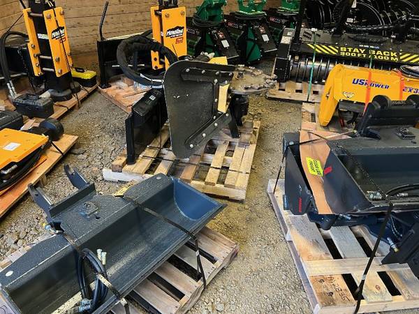 Bobcat MONGO, dovoz USA — foto 3 z 12