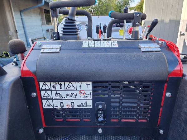 Bobcat, dovoz USA — foto 12 z 12