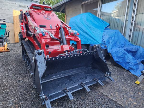 Bobcat, dovoz USA — foto 8 z 12