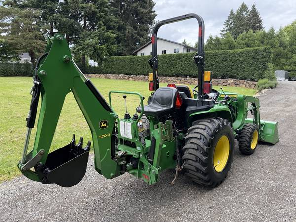 John Deere 3032E, dovoz USA — foto 6 z 12