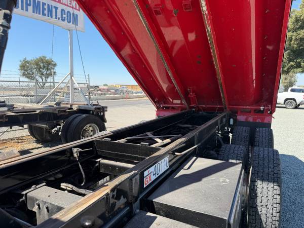 Caterpillar PETERBILT, dovoz USA — foto 8 z 12