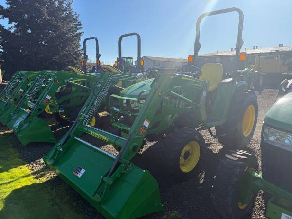 John Deere 3025E, dovoz USA — foto 2 z 4