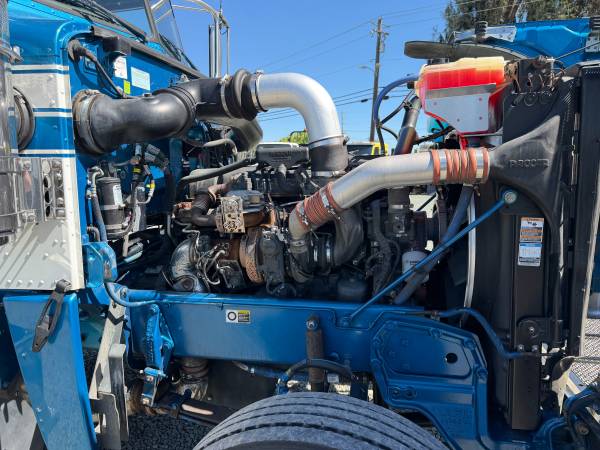 Caterpillar PETERBILT, dovoz USA — foto 8 z 12