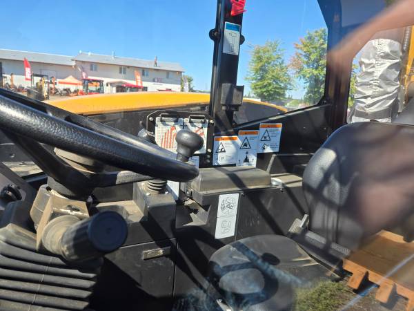 Caterpillar TELEHANDLER, dovoz USA — foto 6 z 7