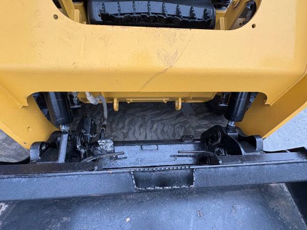 Caterpillar 236D, dovoz USA — foto 10 z 12