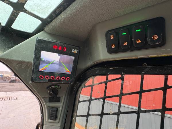 Caterpillar 236D, dovoz USA — foto 12 z 12