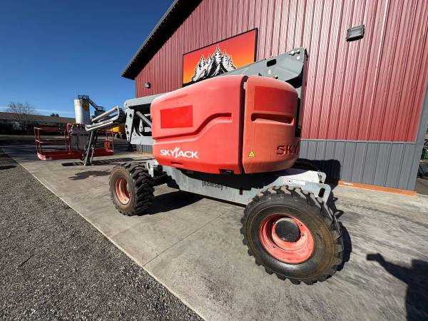 Caterpillar SKYJACK, dovoz USA — foto 7 z 11