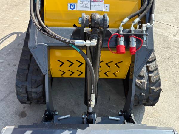Caterpillar MINI, dovoz USA — foto 4 z 12