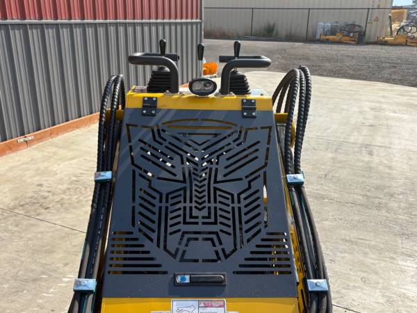 Caterpillar MINI, dovoz USA — foto 5 z 12