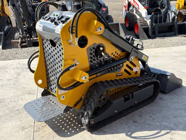 Caterpillar MINI, dovoz USA — foto 7 z 12