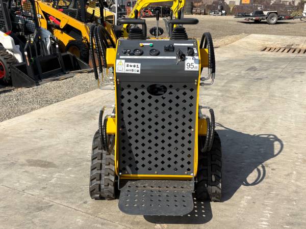 Caterpillar MINI, dovoz USA — foto 8 z 12