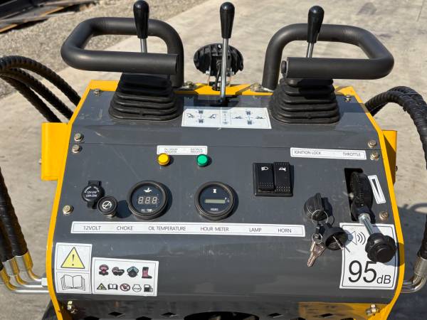Caterpillar MINI, dovoz USA — foto 9 z 12