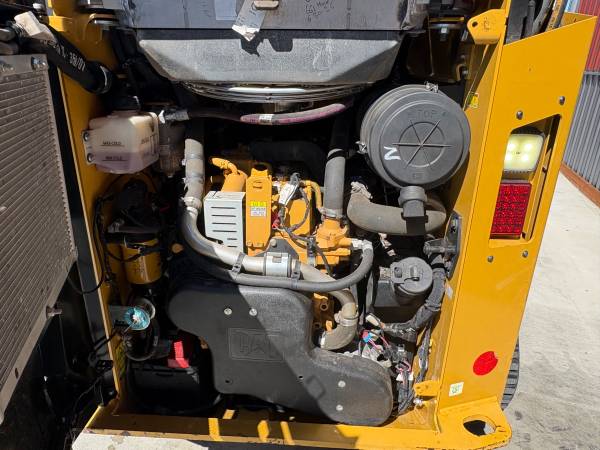 Caterpillar 259D3, dovoz USA — foto 7 z 12