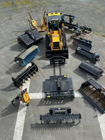 2023 JCB, dovoz Kanada — foto 1