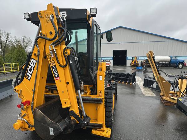 2023 JCB, dovoz Kanada — foto 12 z 12