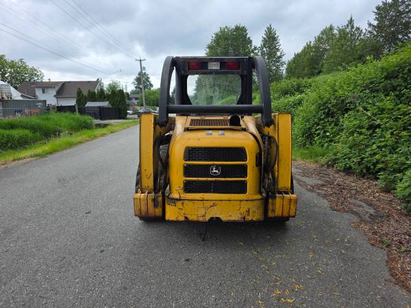 John Deere 250, dovoz Kanada — foto 3 z 11