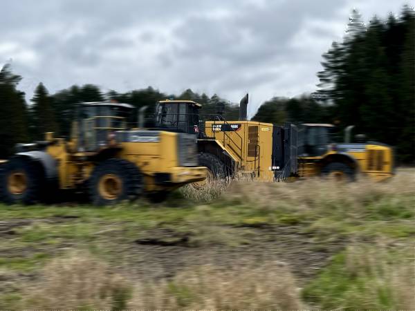 Caterpillar, dovoz Kanada — foto 4 z 4