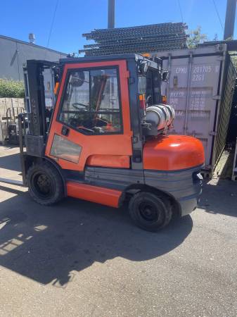 Toyota SOLID, dovoz Kanada — foto 3 z 4