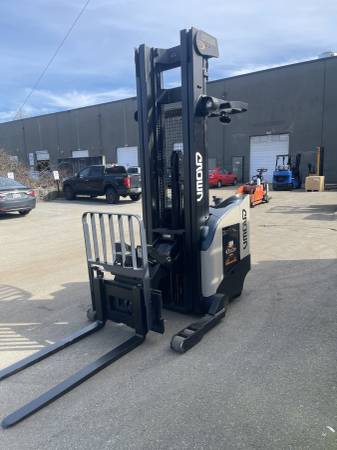 2015 CROWN, dovoz Kanada — foto 2 z 5