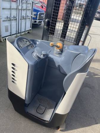 2015 CROWN, dovoz Kanada — foto 5 z 5