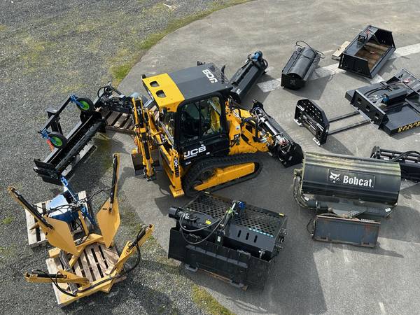 JCB, dovoz Kanada — foto 7 z 12