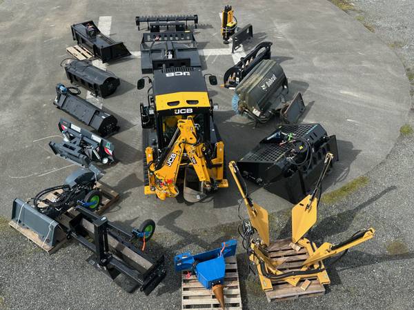 JCB, dovoz Kanada — foto 11 z 12