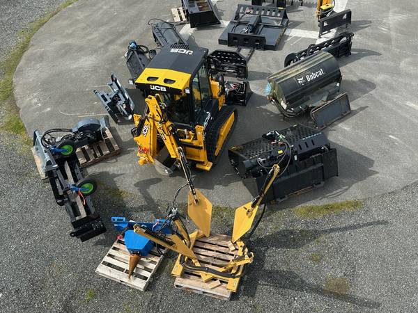 JCB, dovoz Kanada — foto 9 z 12