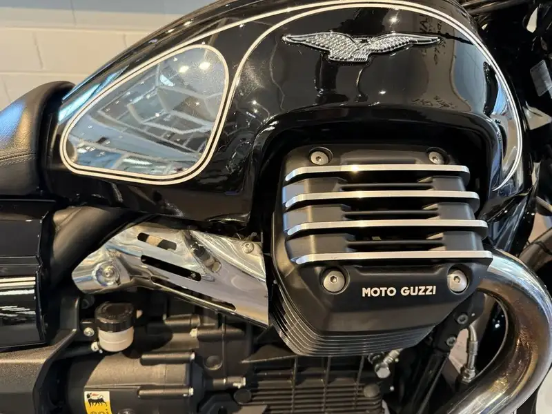 2016 Moto Guzzi Eldorado, 4 800 km, dovoz Kanada — foto 7 z 12
