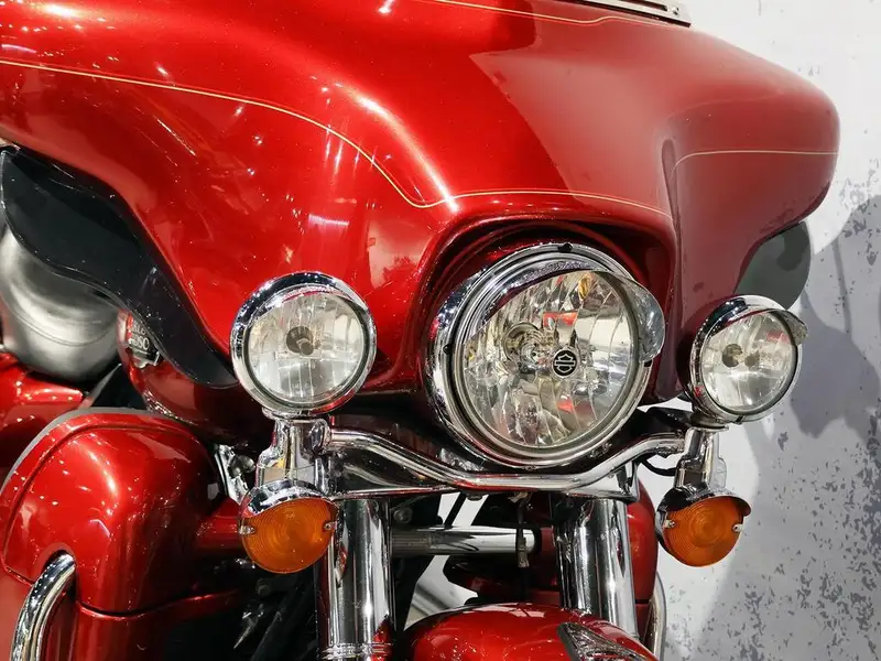 2012 Harley-Davidson Electra Glide FLHTCU, červená, 57 477 km, dovoz Kanada — foto 4 z 12