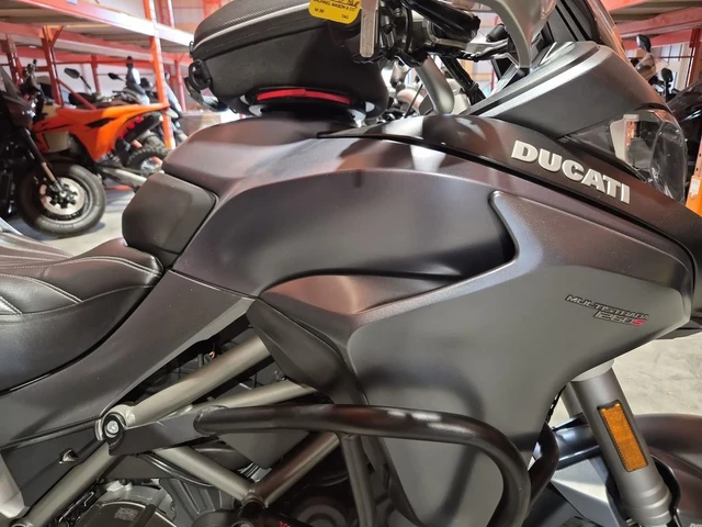 2018 Ducati, 47 900 km, dovoz Kanada — foto 4 z 5
