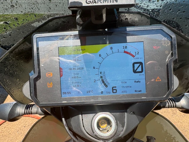 2022 KTM, 5 000 km, dovoz Kanada — foto 3 z 5