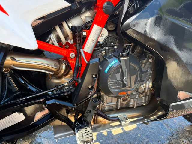 2022 KTM, 5 000 km, dovoz Kanada — foto 5 z 5