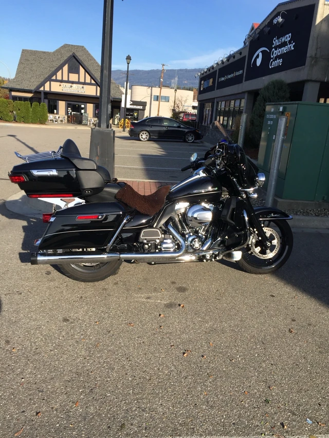 2015 Harley-Davidson, 29 000 km, dovoz Kanada — foto 3 z 5