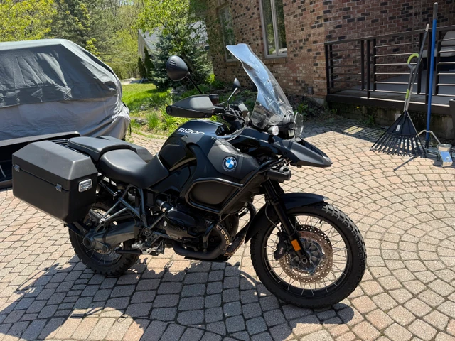 2012 BMW, 35 000 km, dovoz Kanada — foto 3 z 5